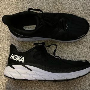 Size 7 Clifton 9 Hokas